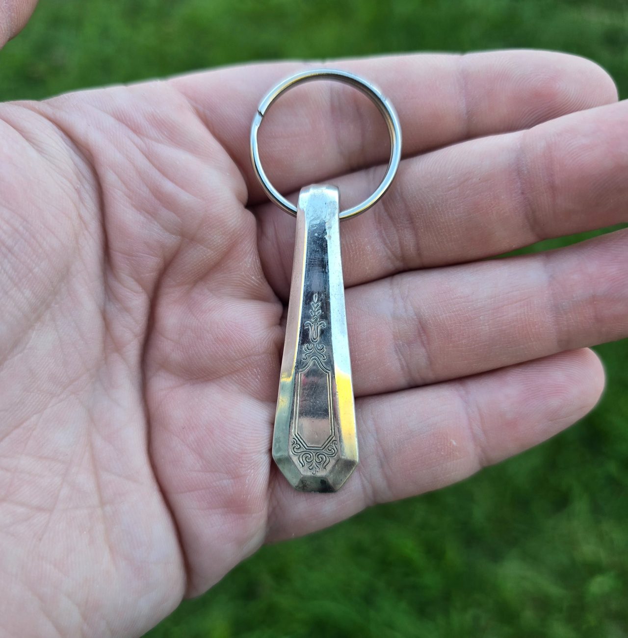 Simple Scroll Keychain